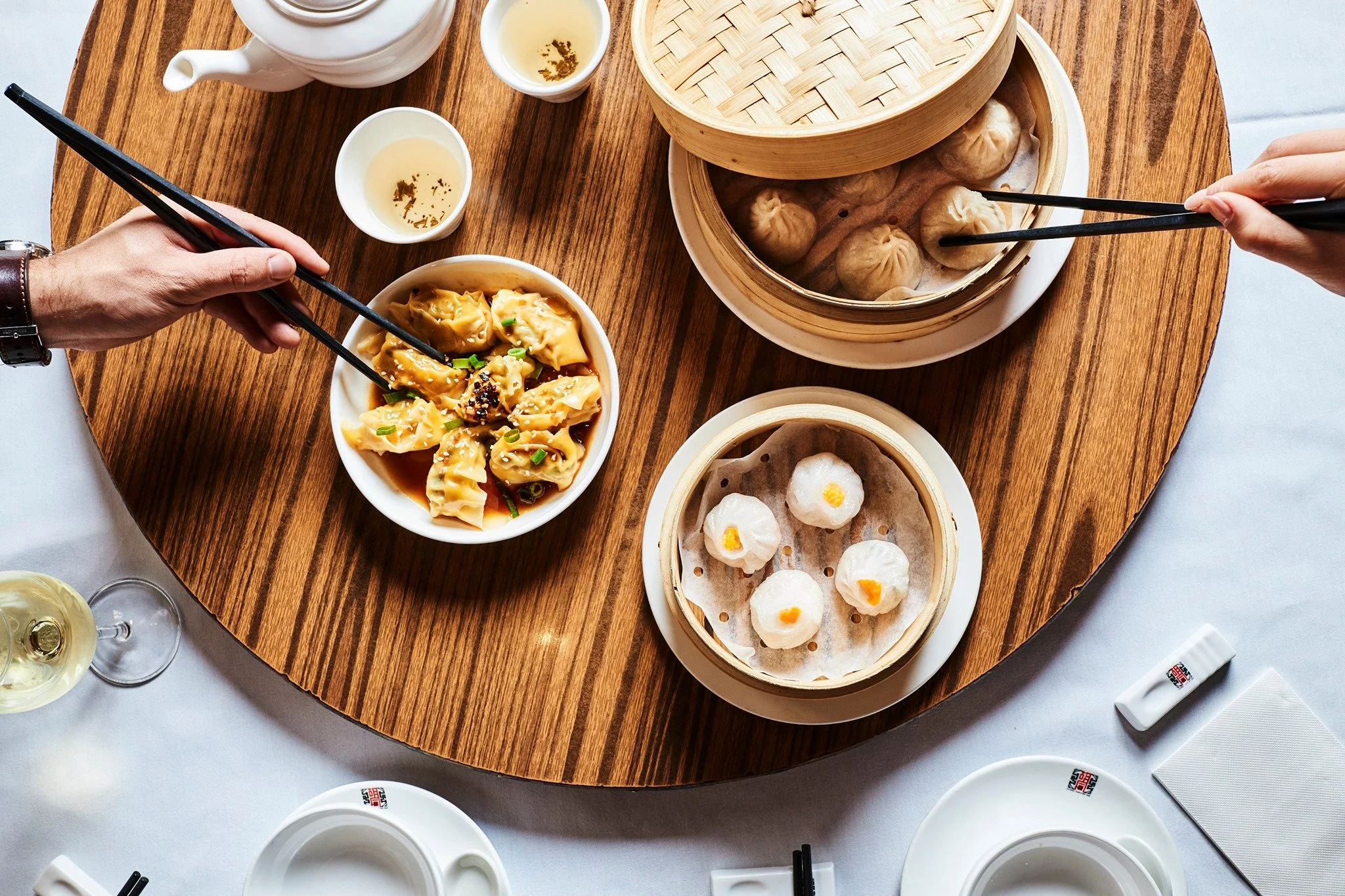 HuTong 品牌點心菜品宣傳圖，非門店實景