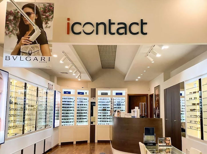 iContact Box Hill 店内眼镜陈列区