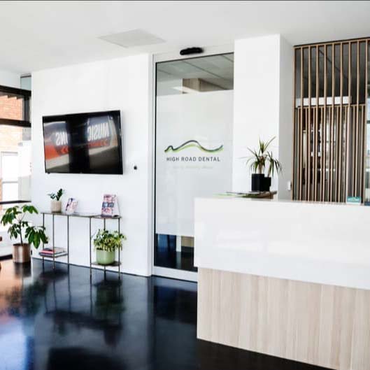 High Road Dental 接待区实景