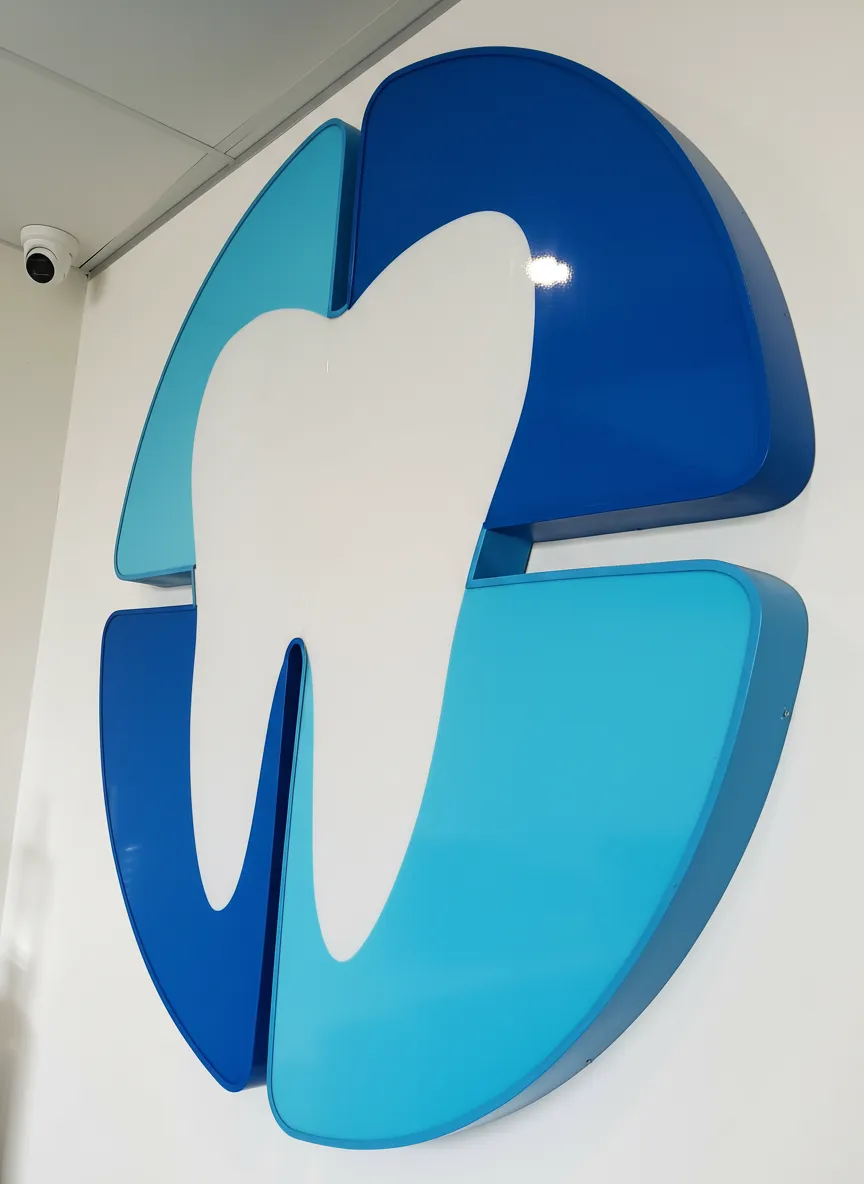 Compass Dental 品牌标识